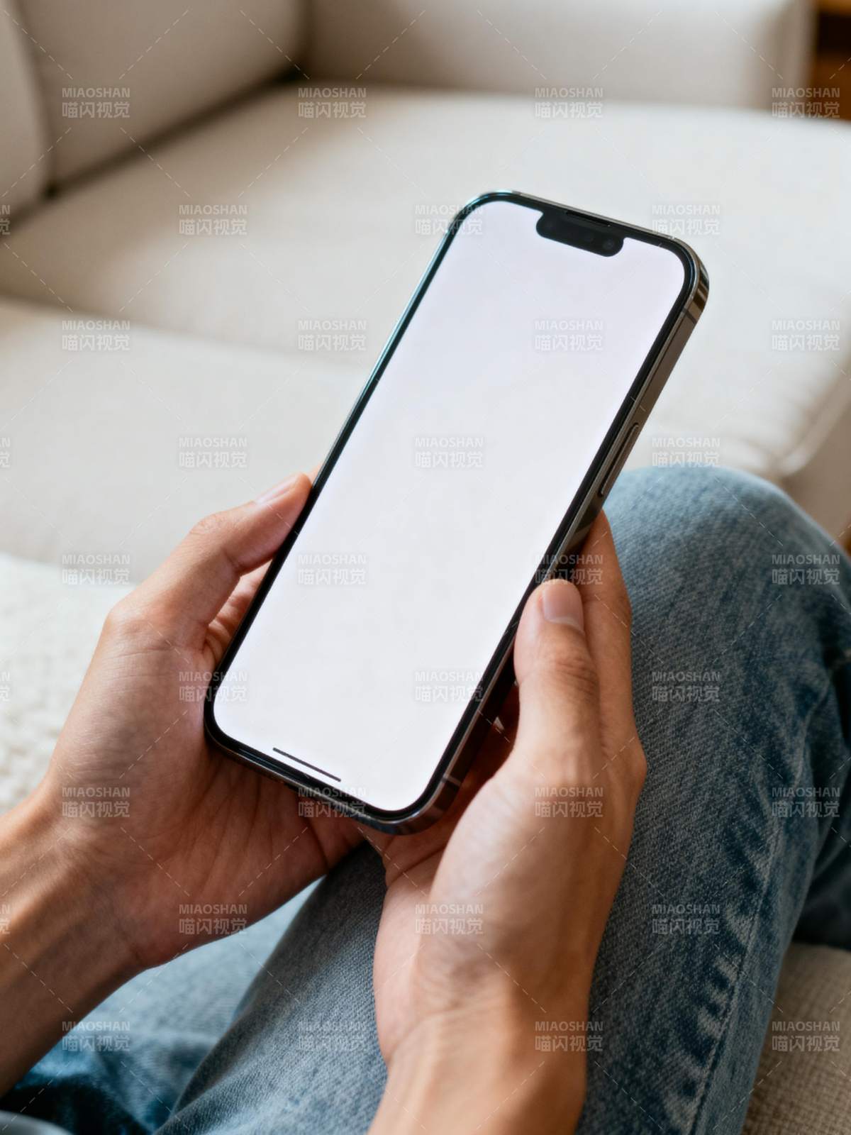 手持手机 屏幕空白图片