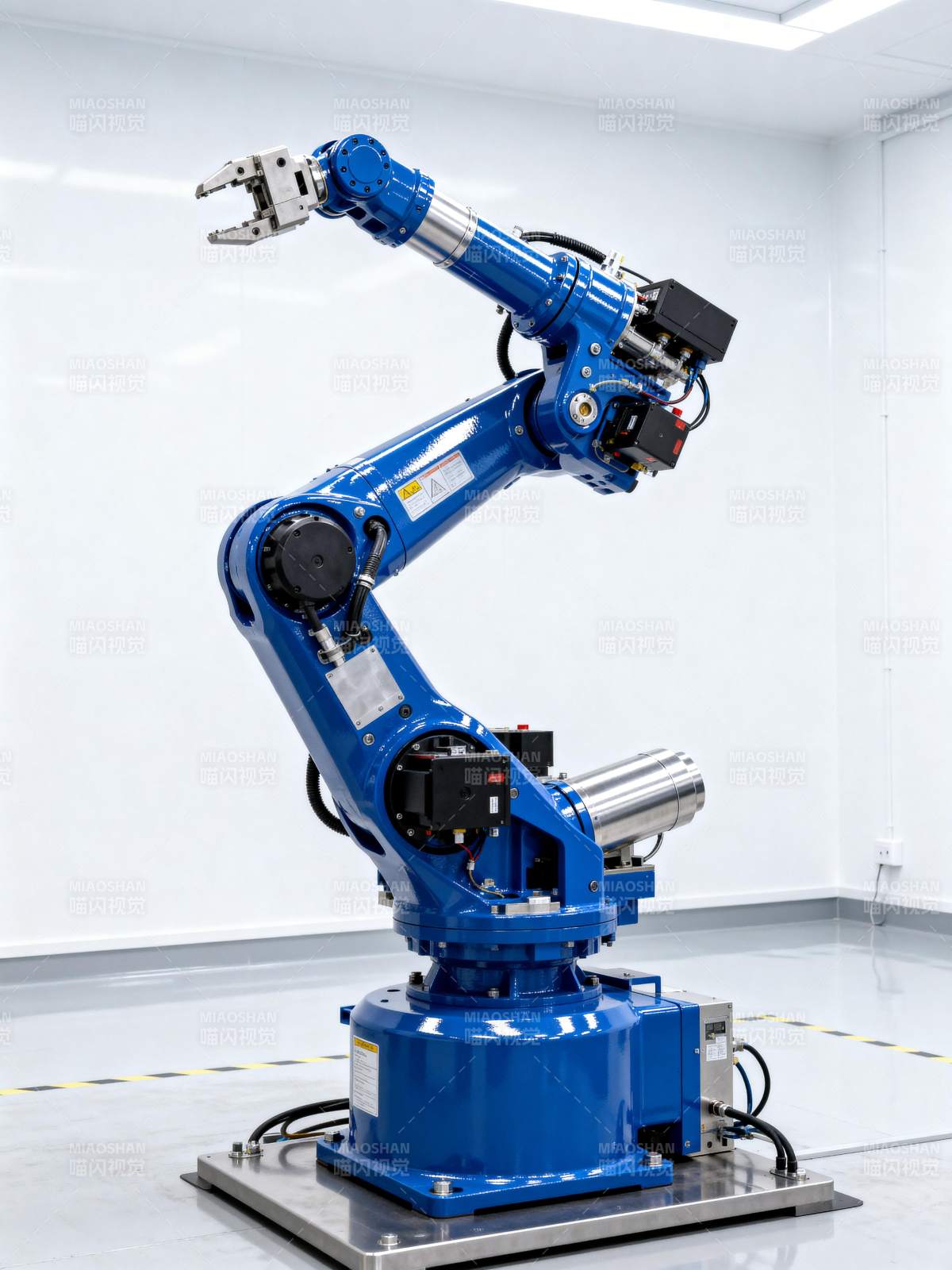 蓝色工业机械臂图片