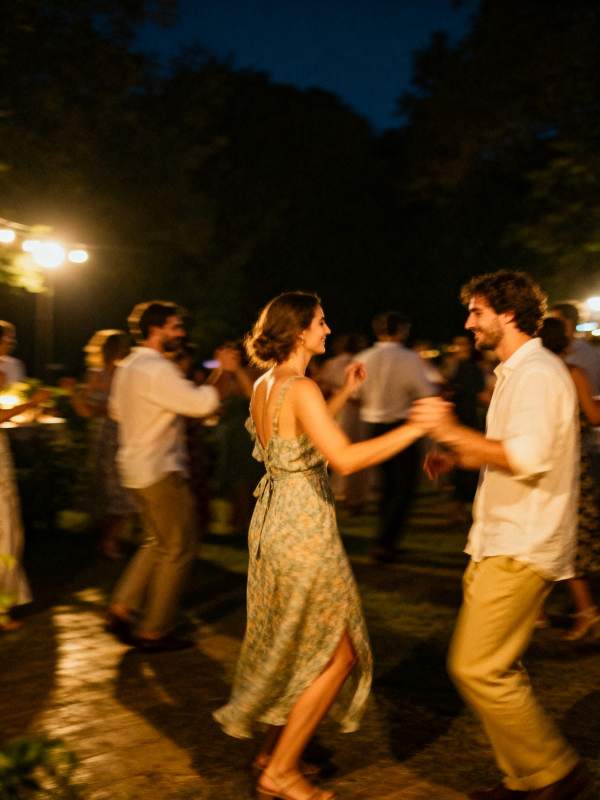 夜色中的舞会图片