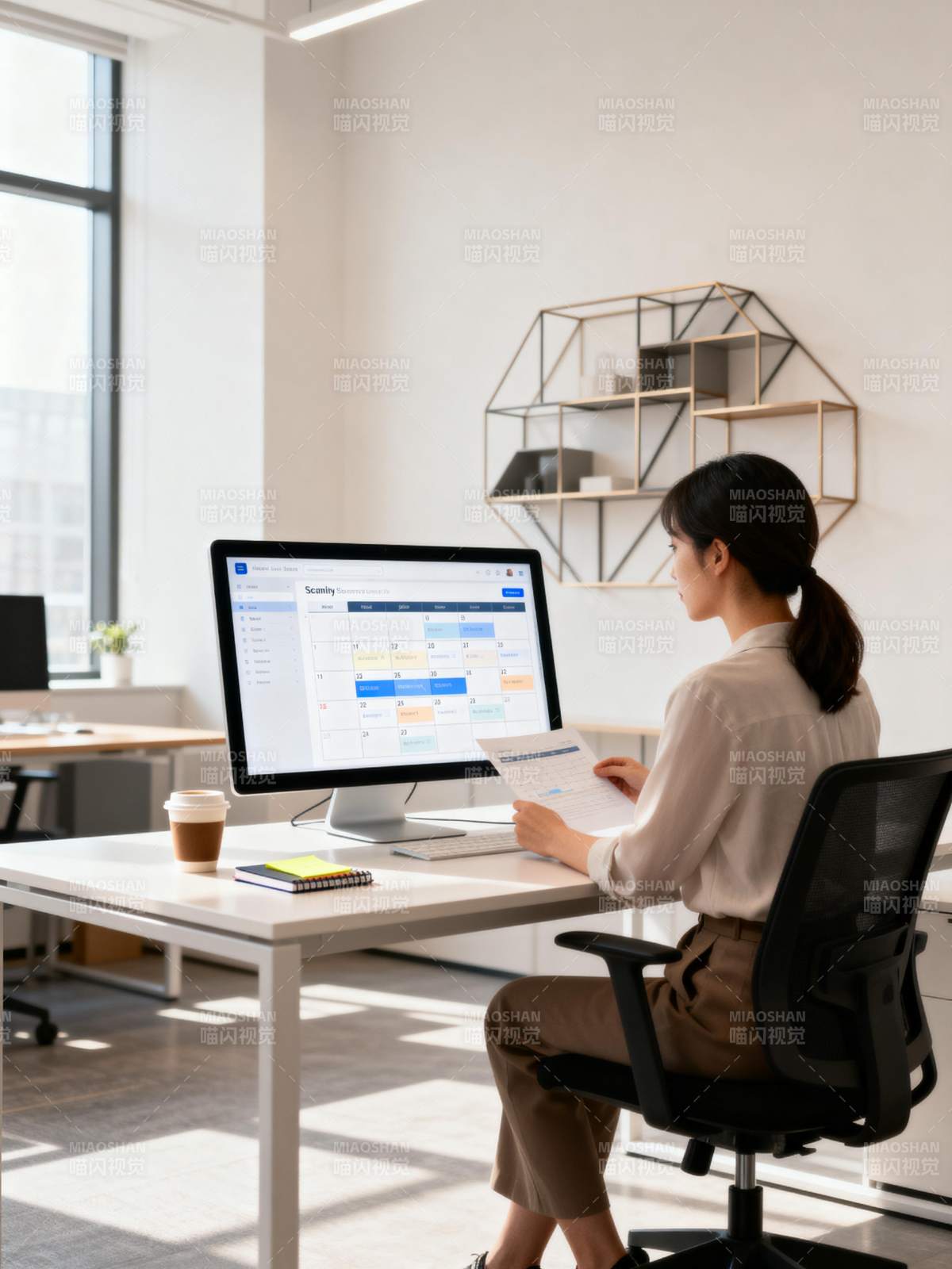 专注办公时刻图片