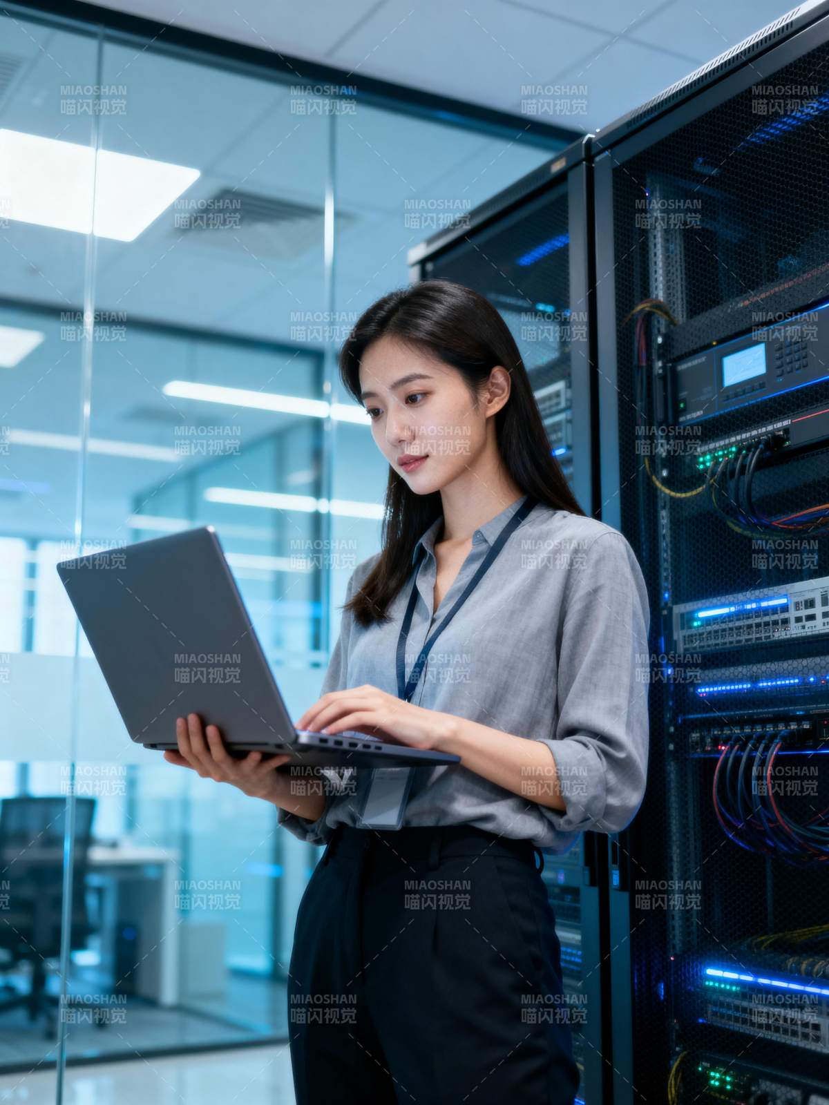 数据中心运维工程师图片