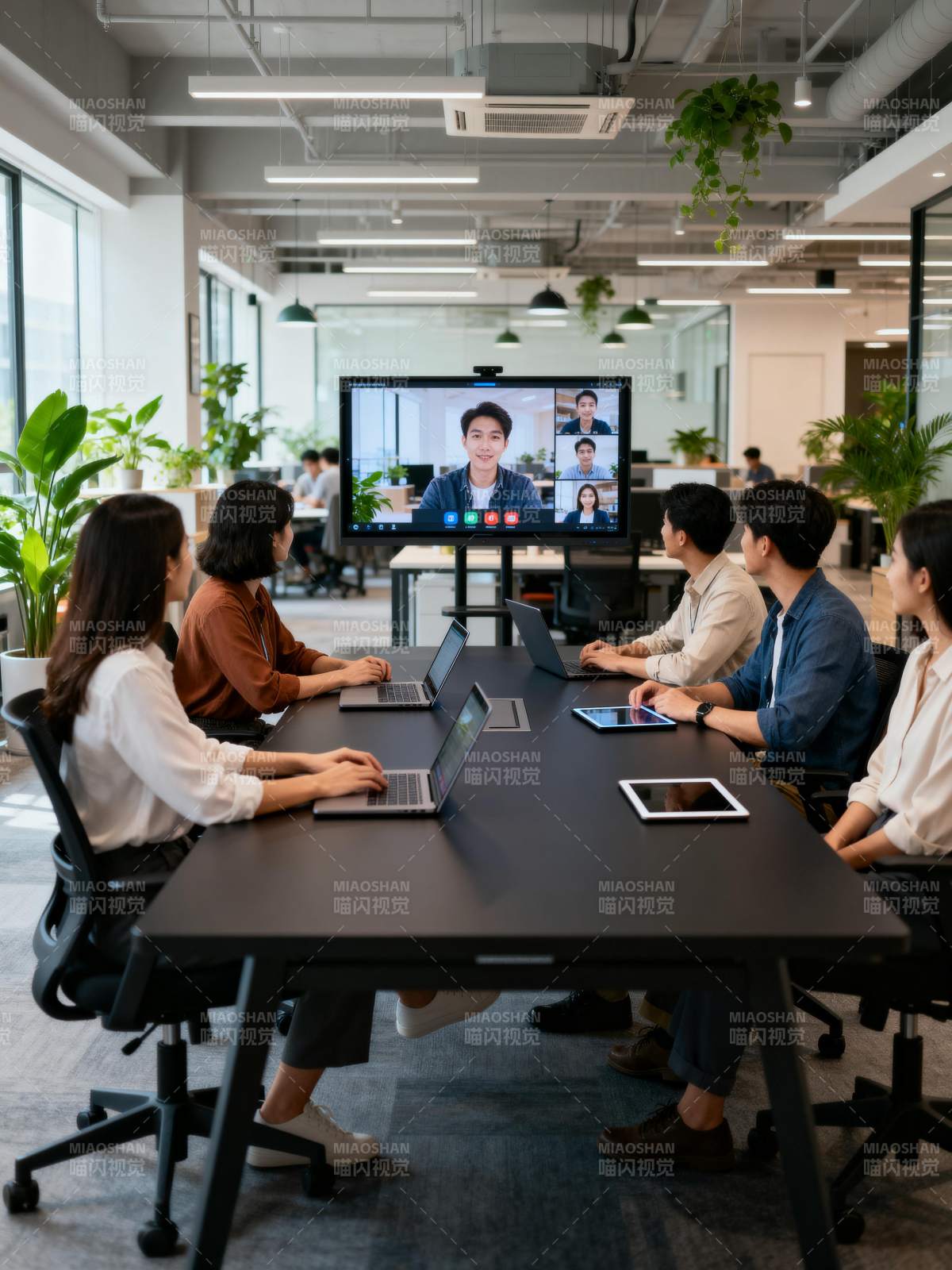 远程会议进行中图片