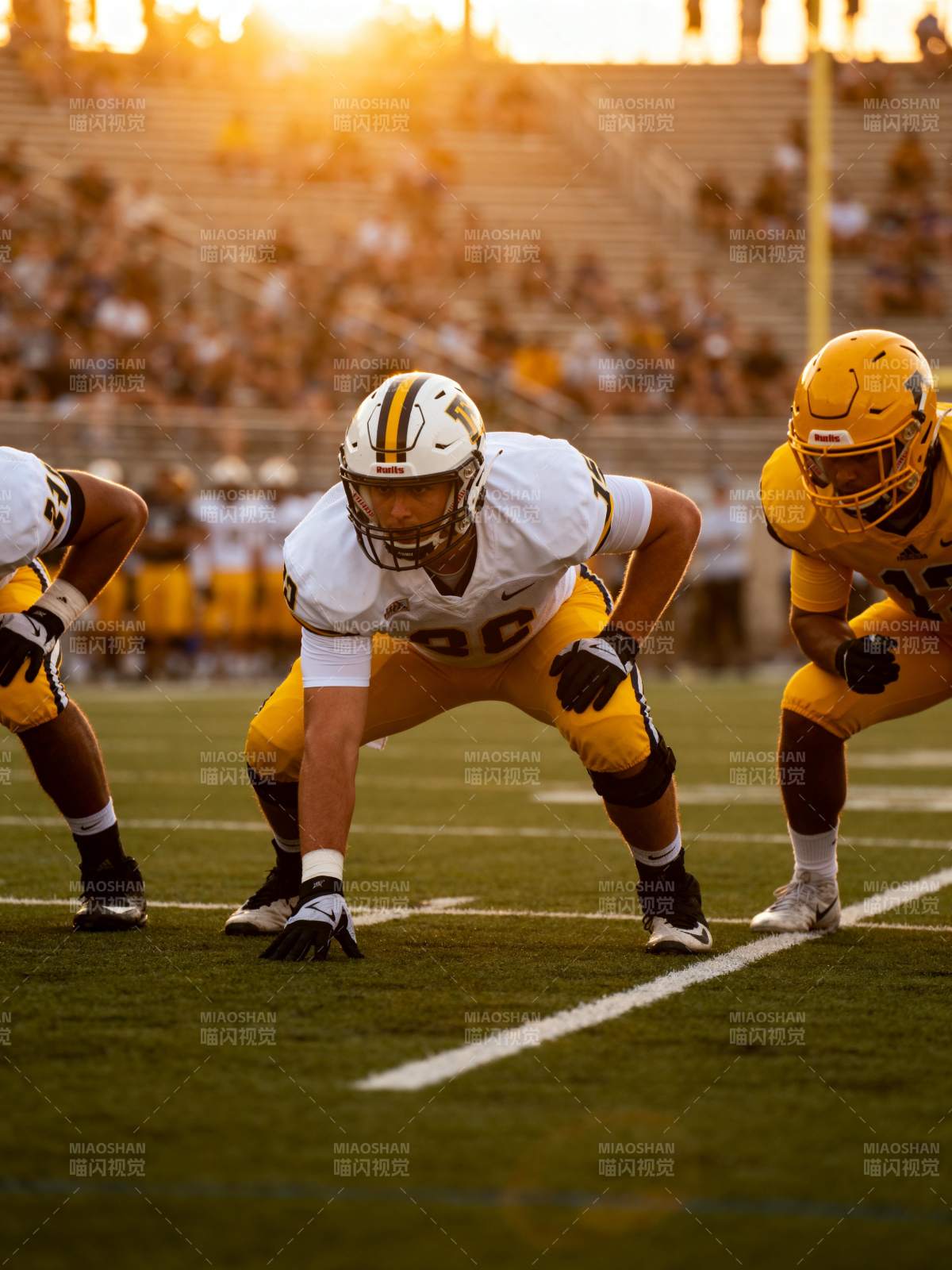 橄榄球赛前对峙图片
