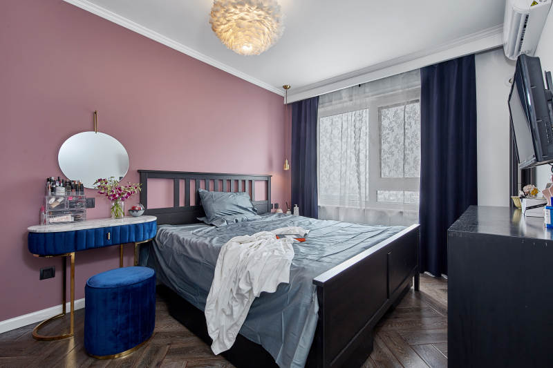 粉色卧室温馨布置图片