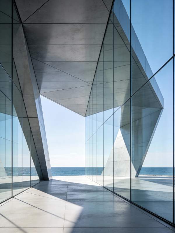 现代建筑与海景图片