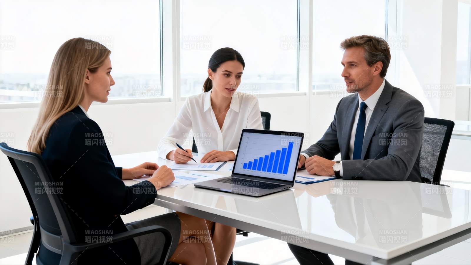 商务会议讨论图表图片