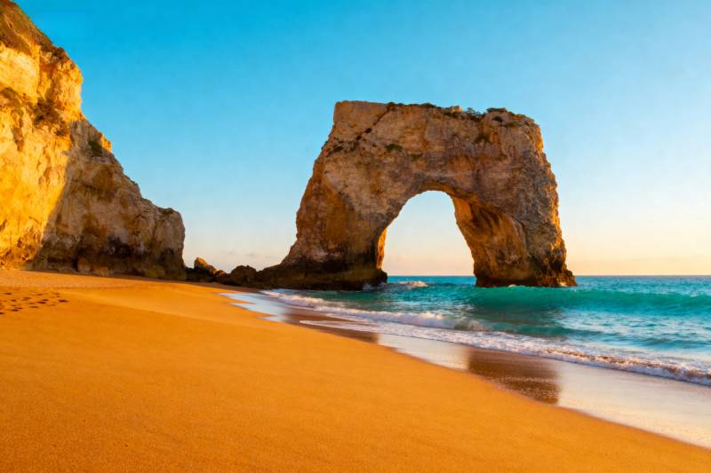 天然石拱海滩美景图片