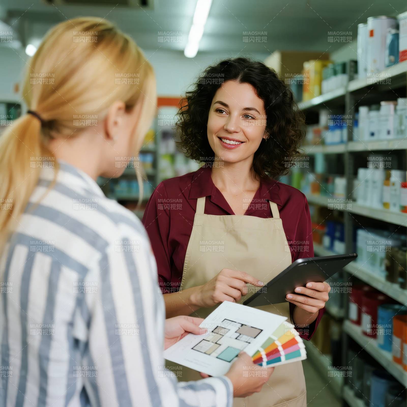药店咨询场景图片