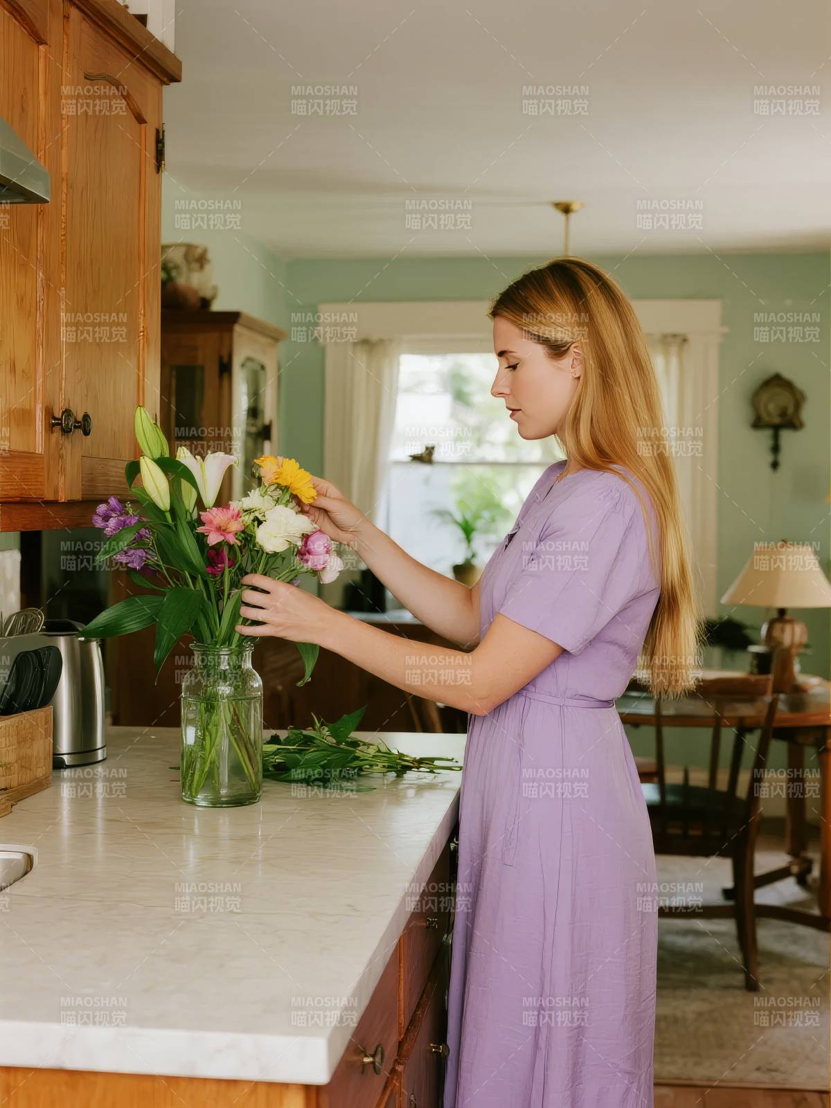 厨房里的花艺时光图片