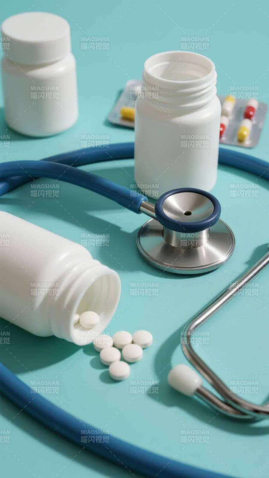 医疗用品与药片图片