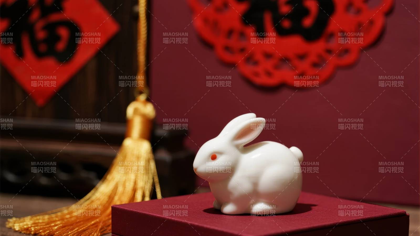 玉兔迎春福满堂图片