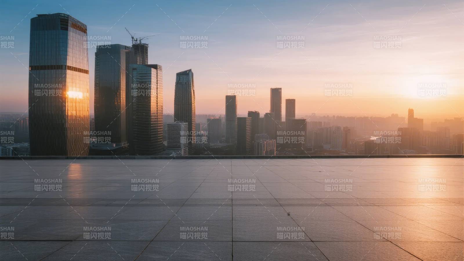 城市晨曦 高楼林立图片