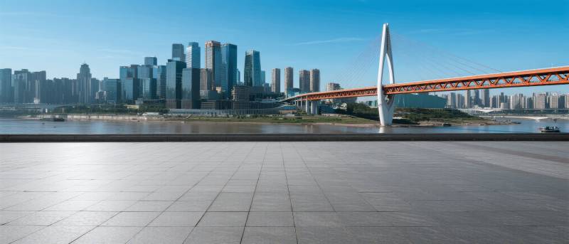 城市天际线与大桥图片