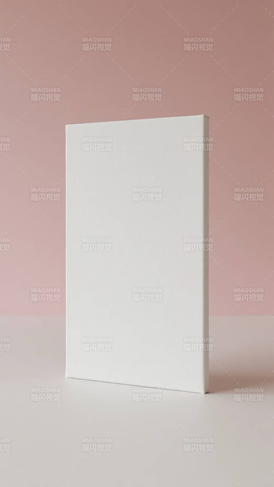 空白画布静立图片