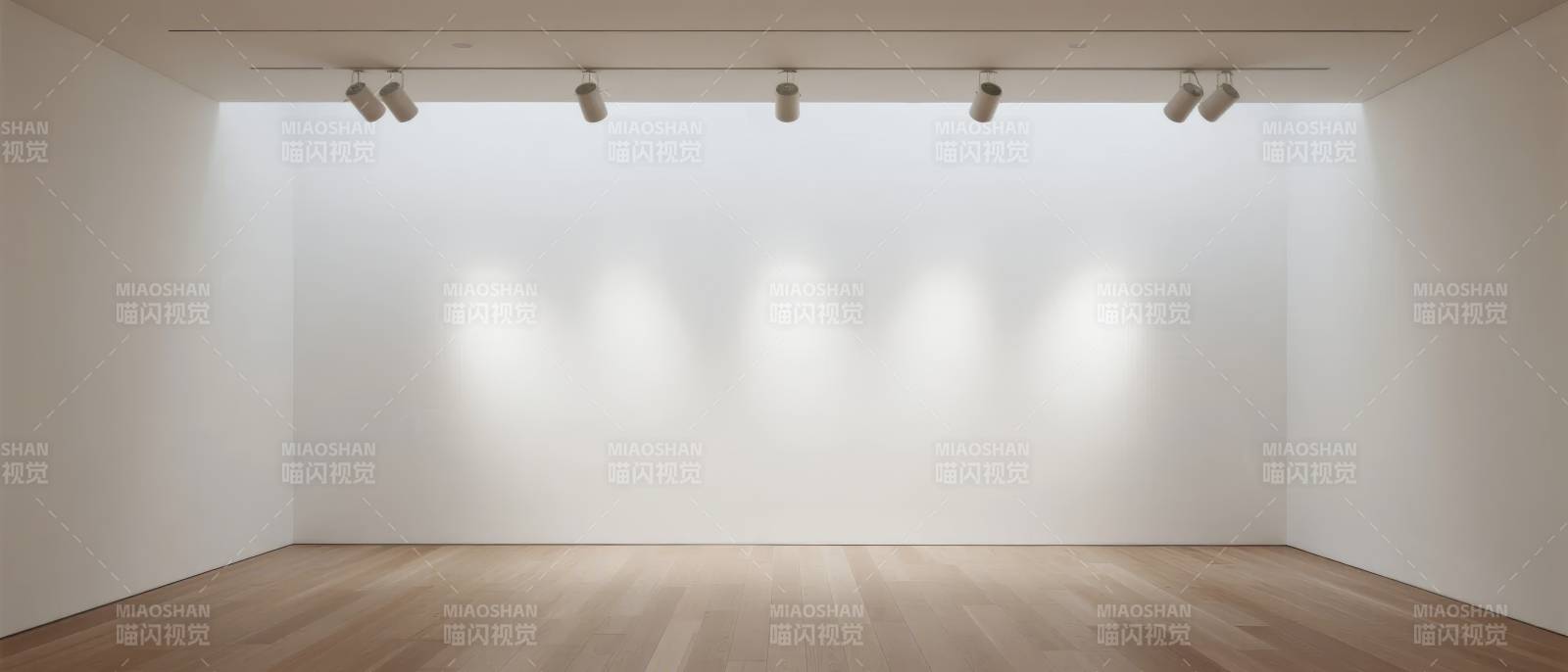 空旷展厅 灯光映墙图片