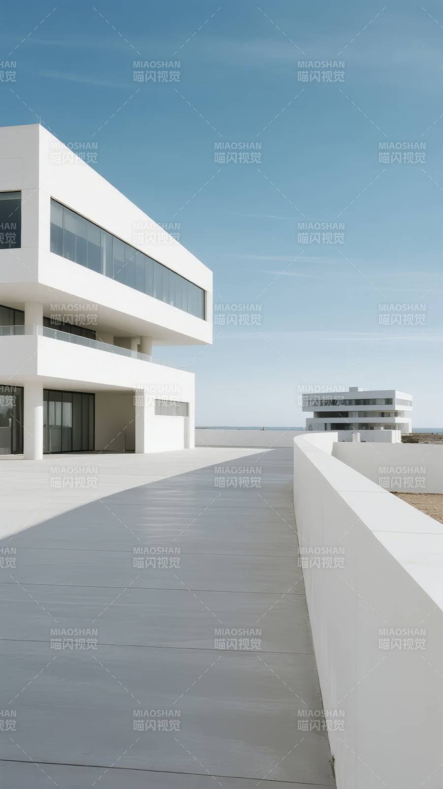 现代建筑与海景图片