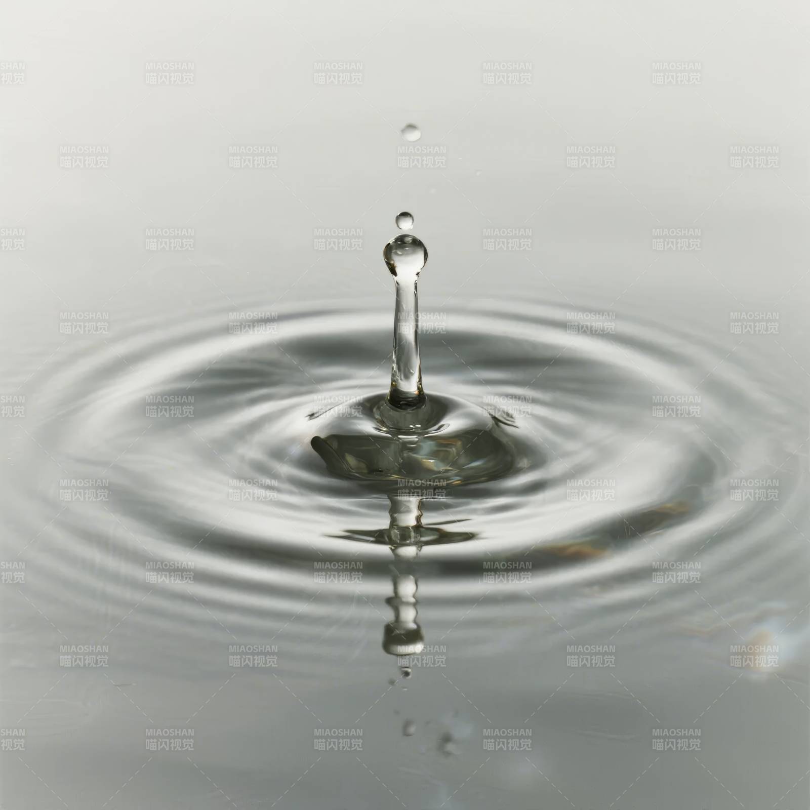 水滴涟漪图片