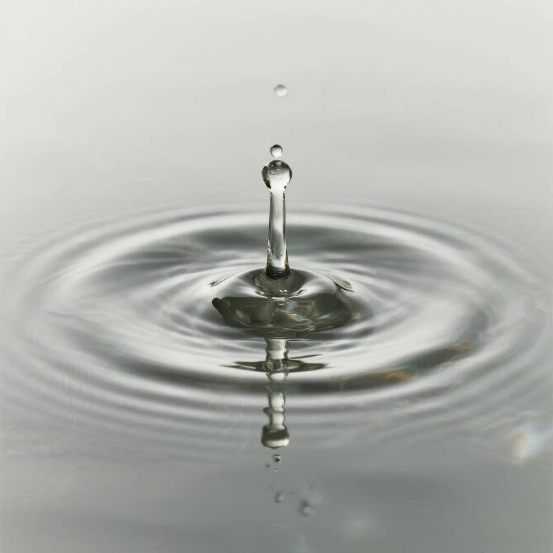 水滴涟漪图片