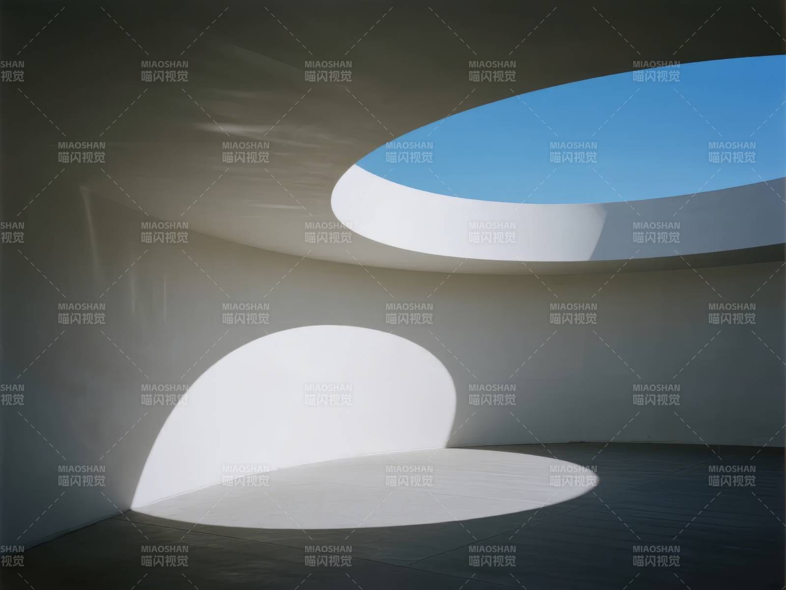 光影交错的穹顶图片