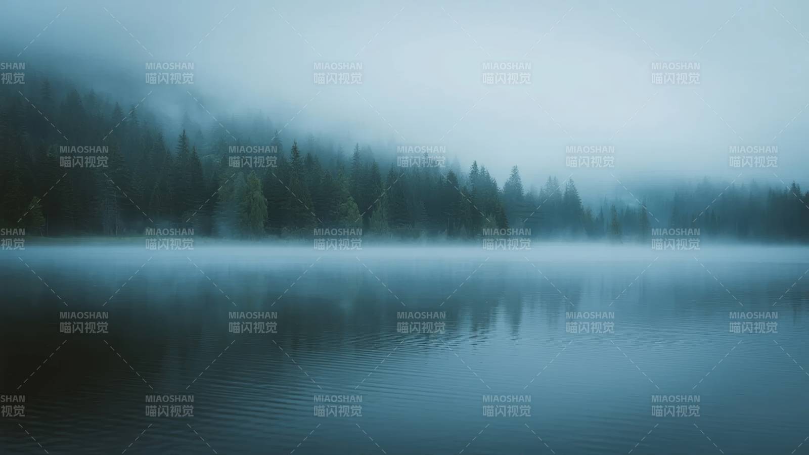 雾锁湖山静图片