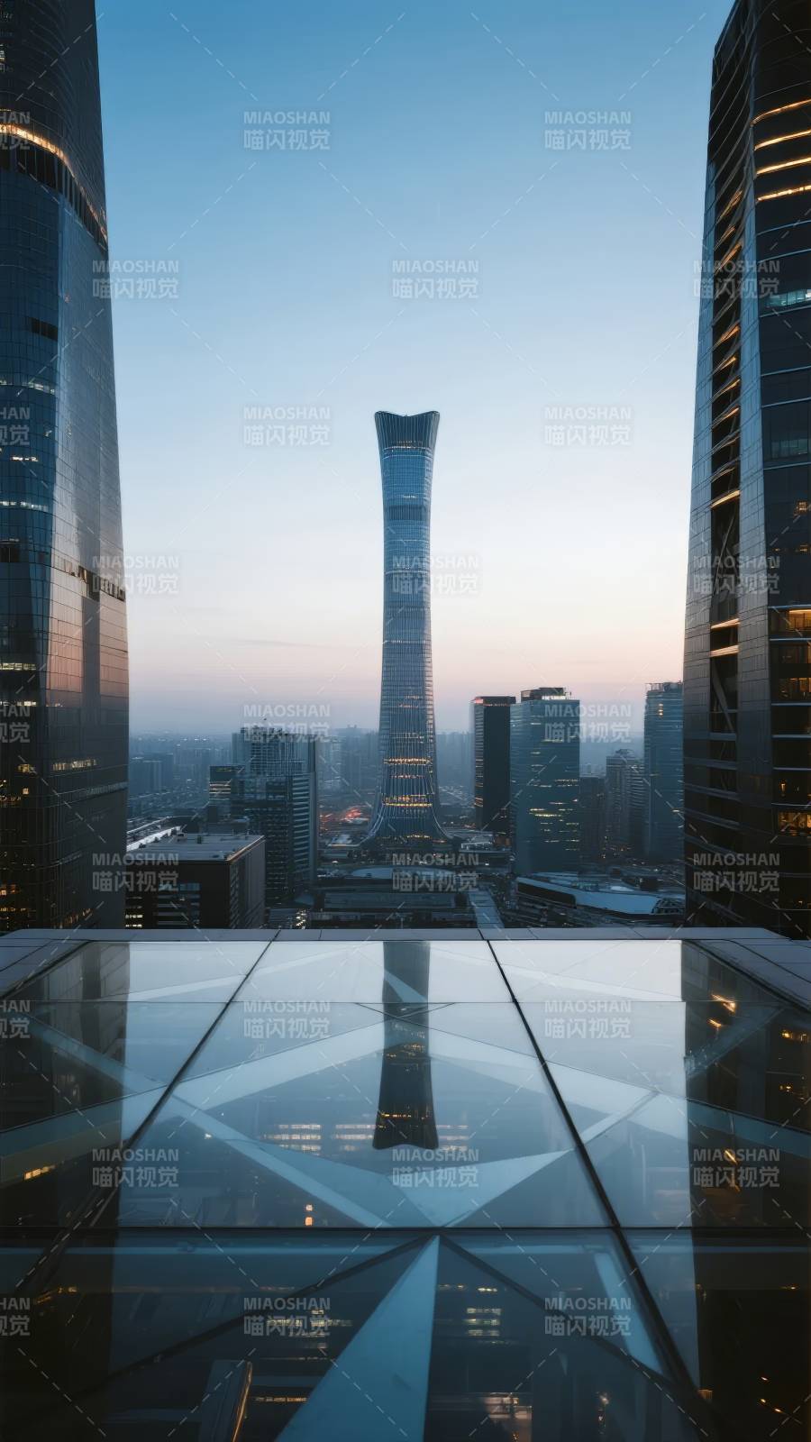 城市天际线倒影图片