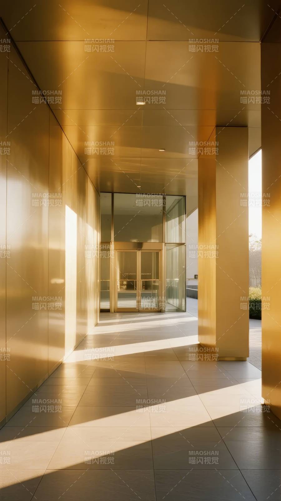 金色走廊光影交错图片