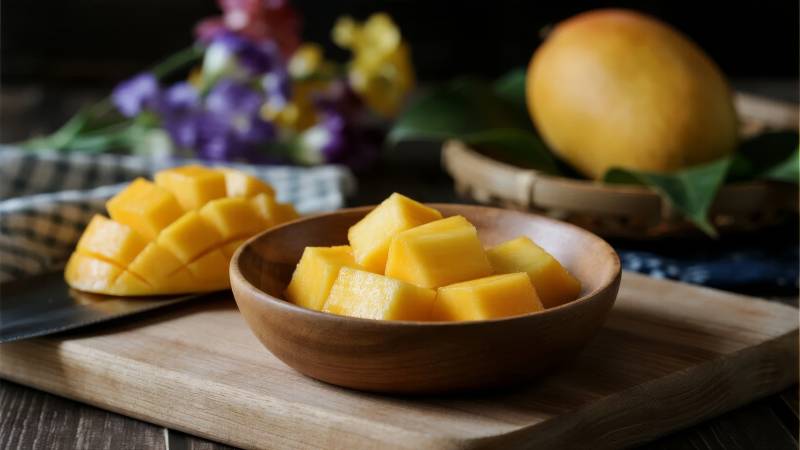 芒果切块摆盘图片