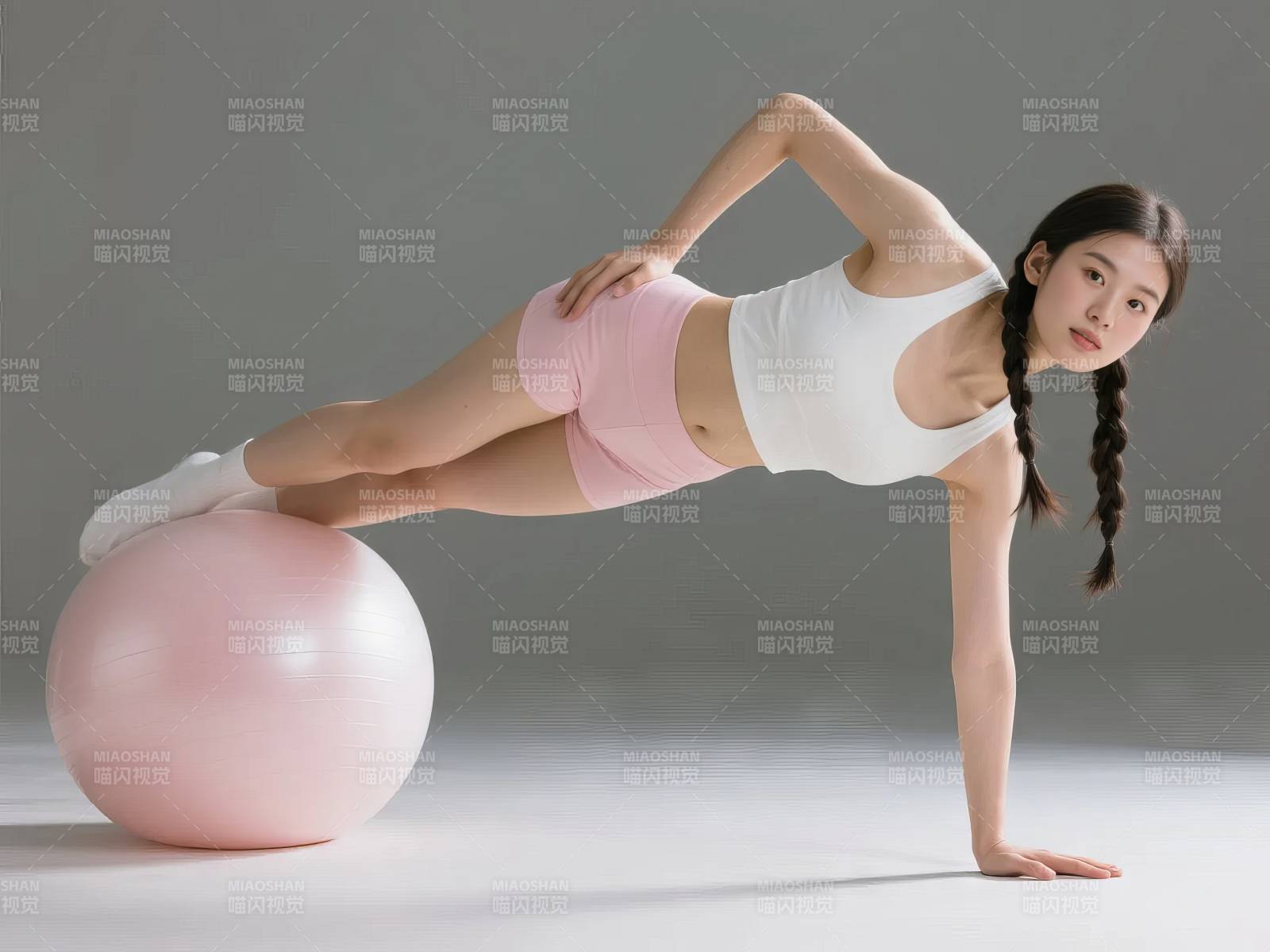 瑜伽球侧支撑图片