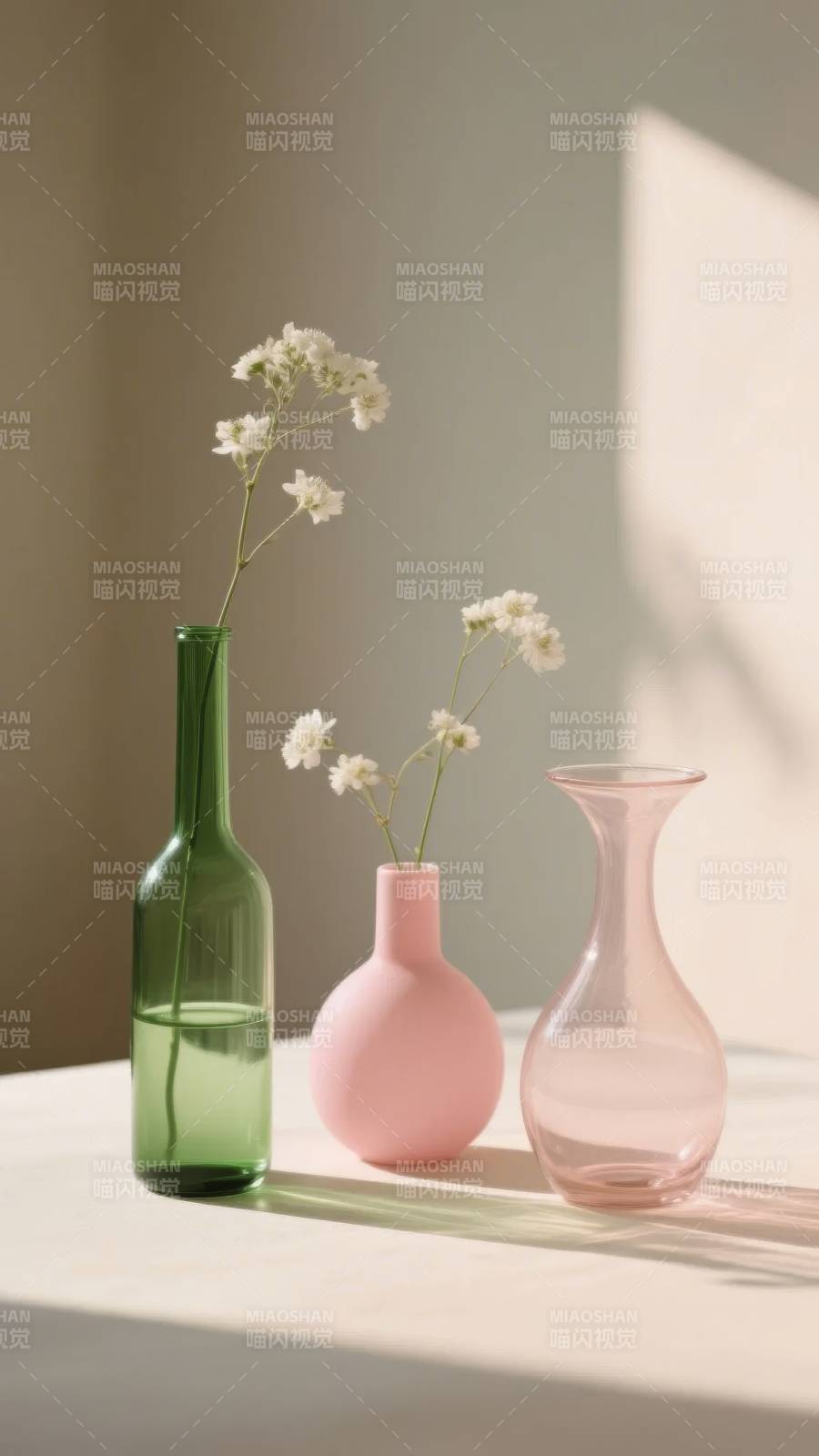 花瓶静物光影图片