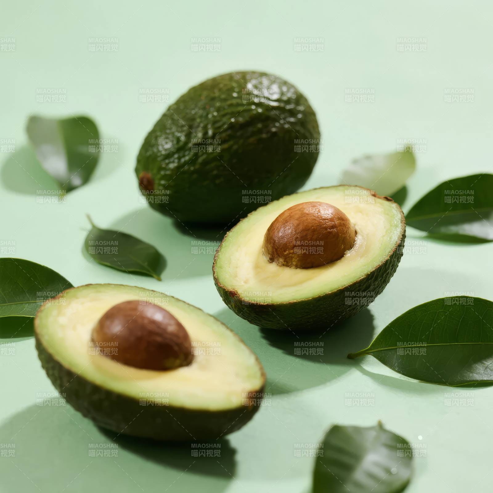 牛油果切开展示图片