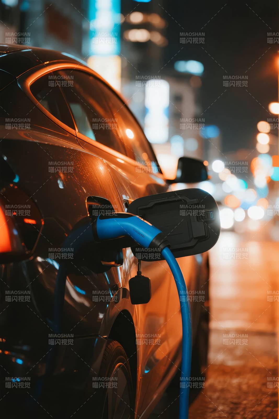 夜景充电车图片