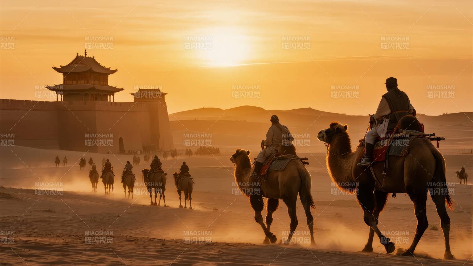 驼铃声中夕阳下图片