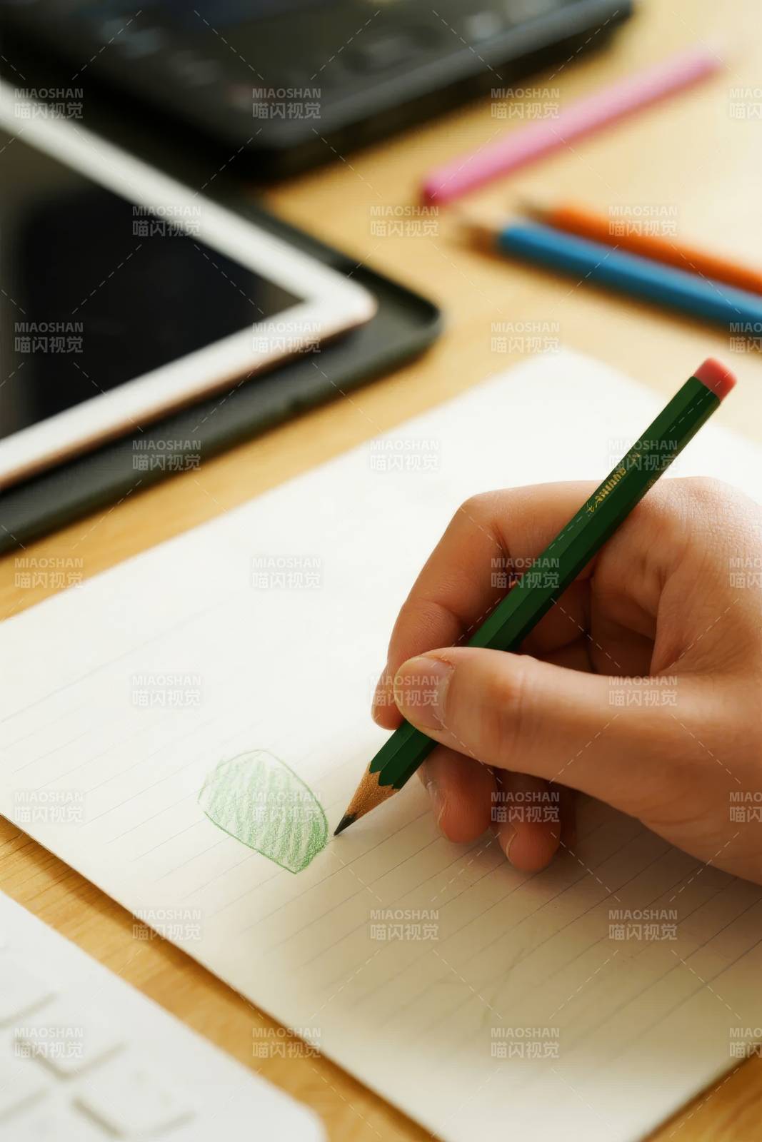 手绘绿色叶子图片