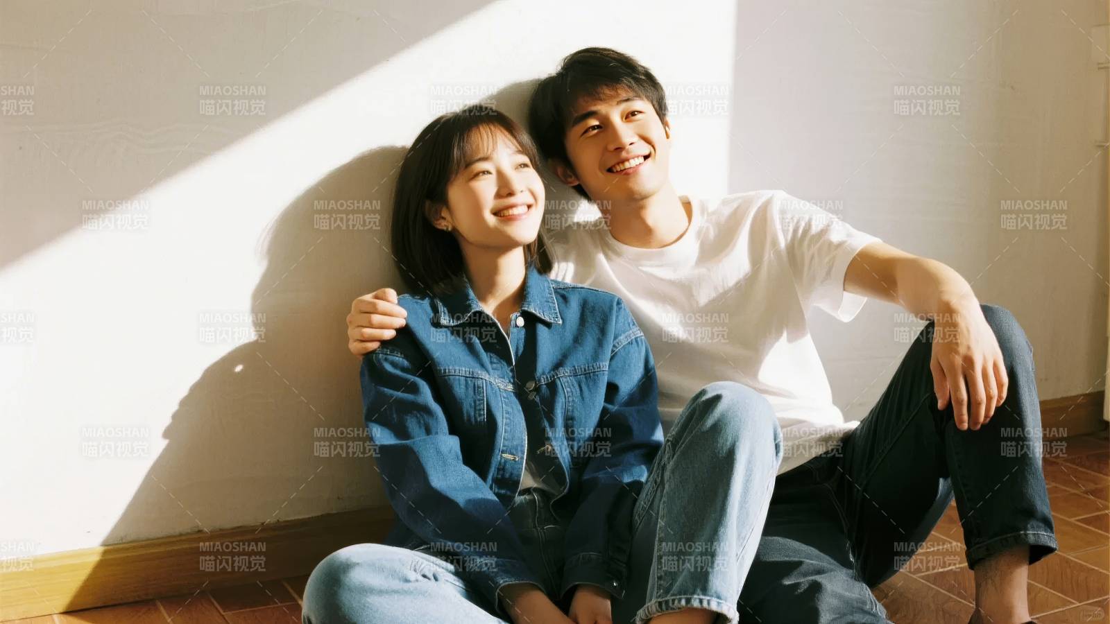 阳光下的甜蜜时光图片