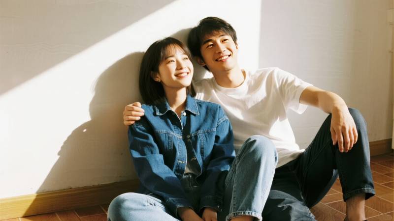 阳光下的甜蜜时光图片