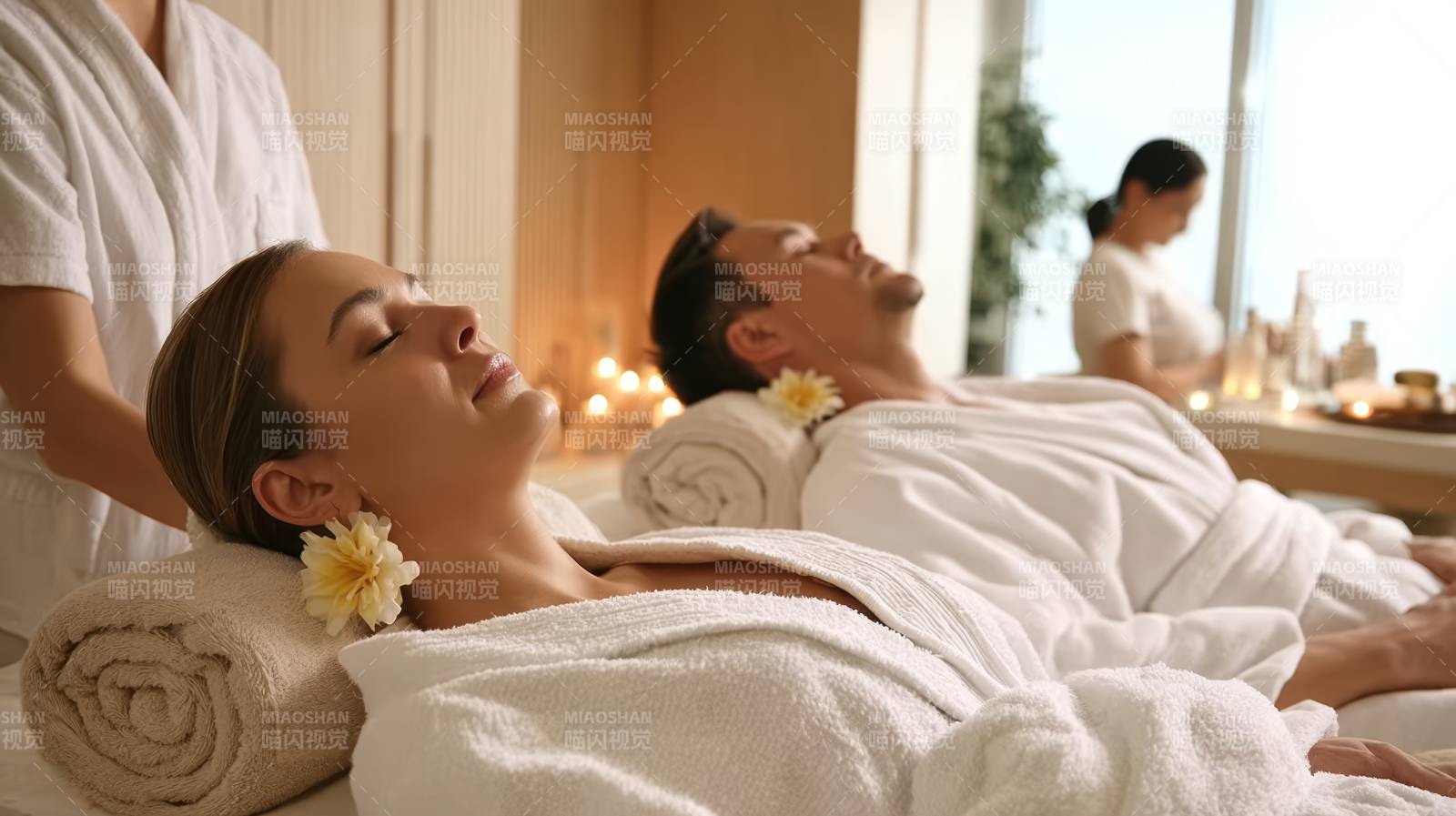 情侣SPA放松时刻图片