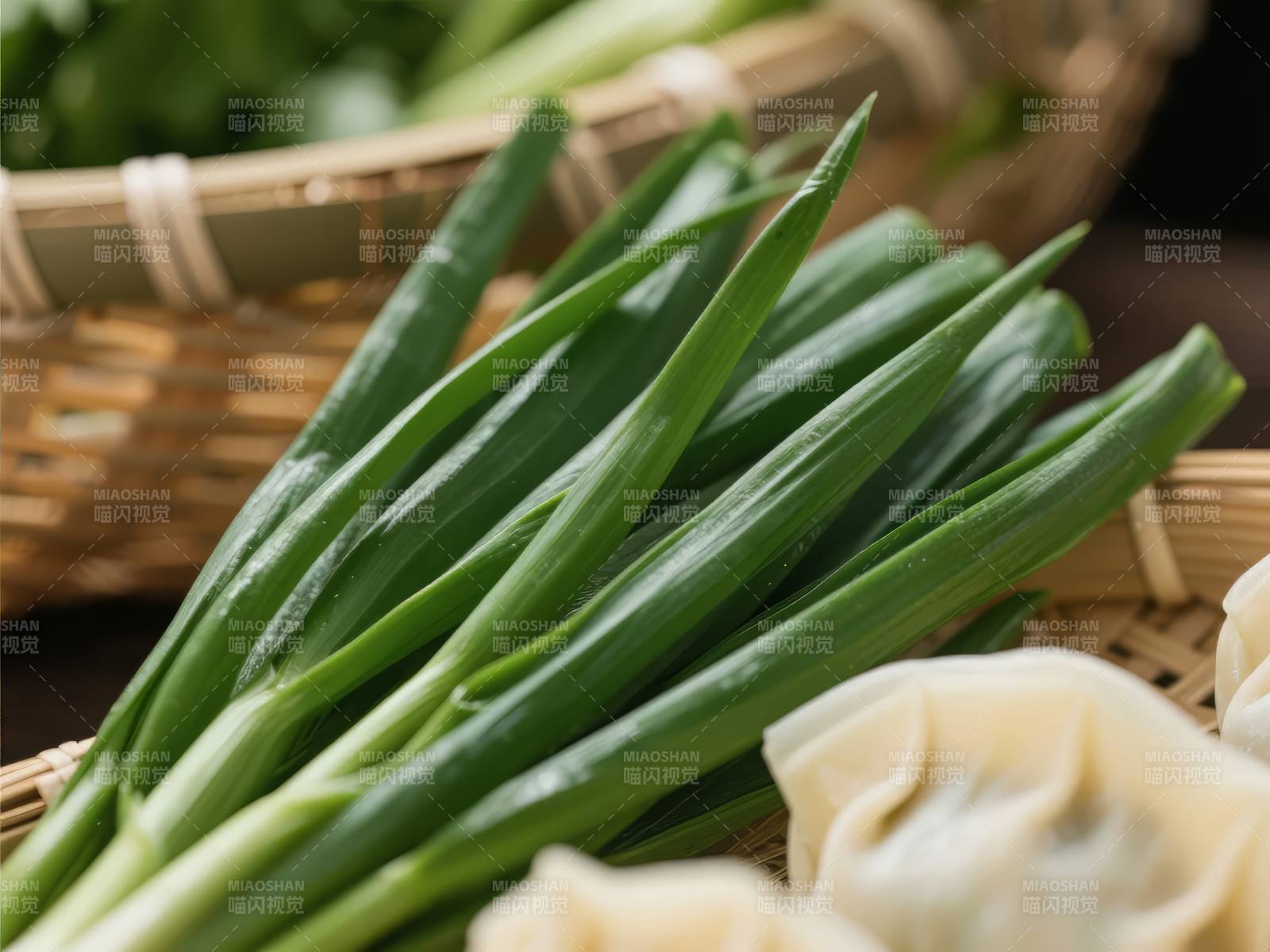 新鲜葱与饺子图片