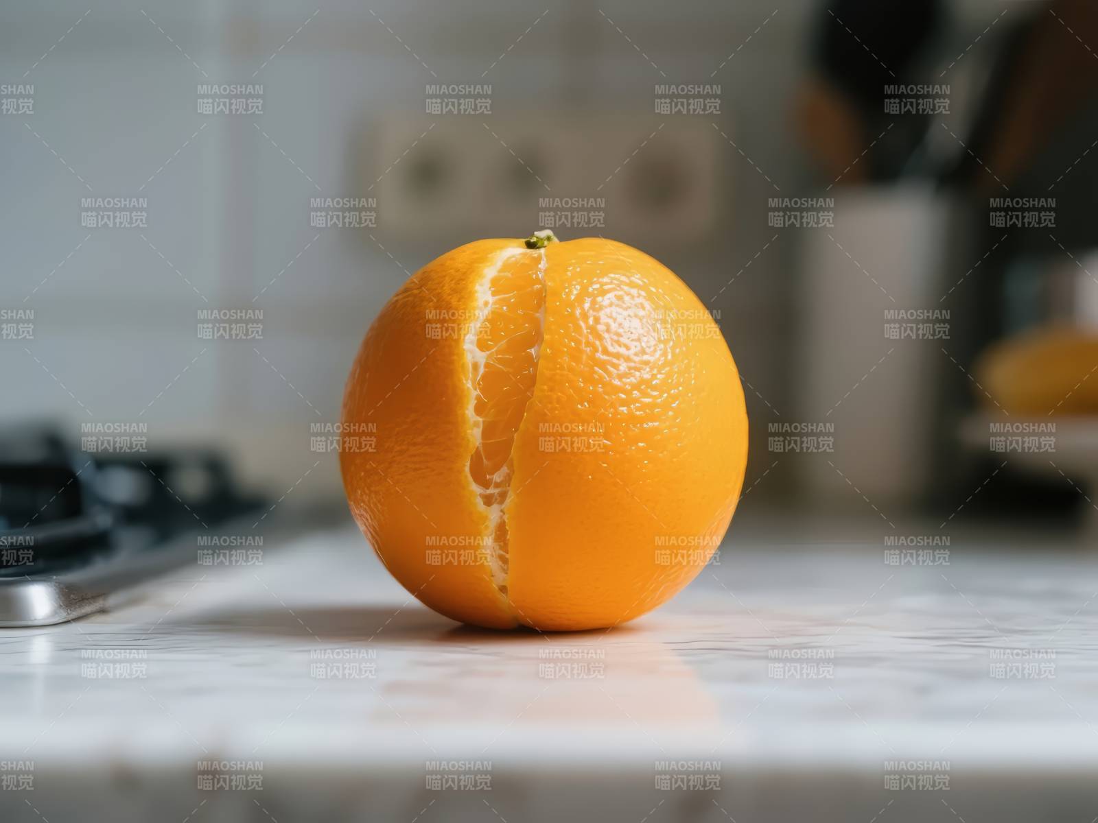 橙子静置厨房台面图片