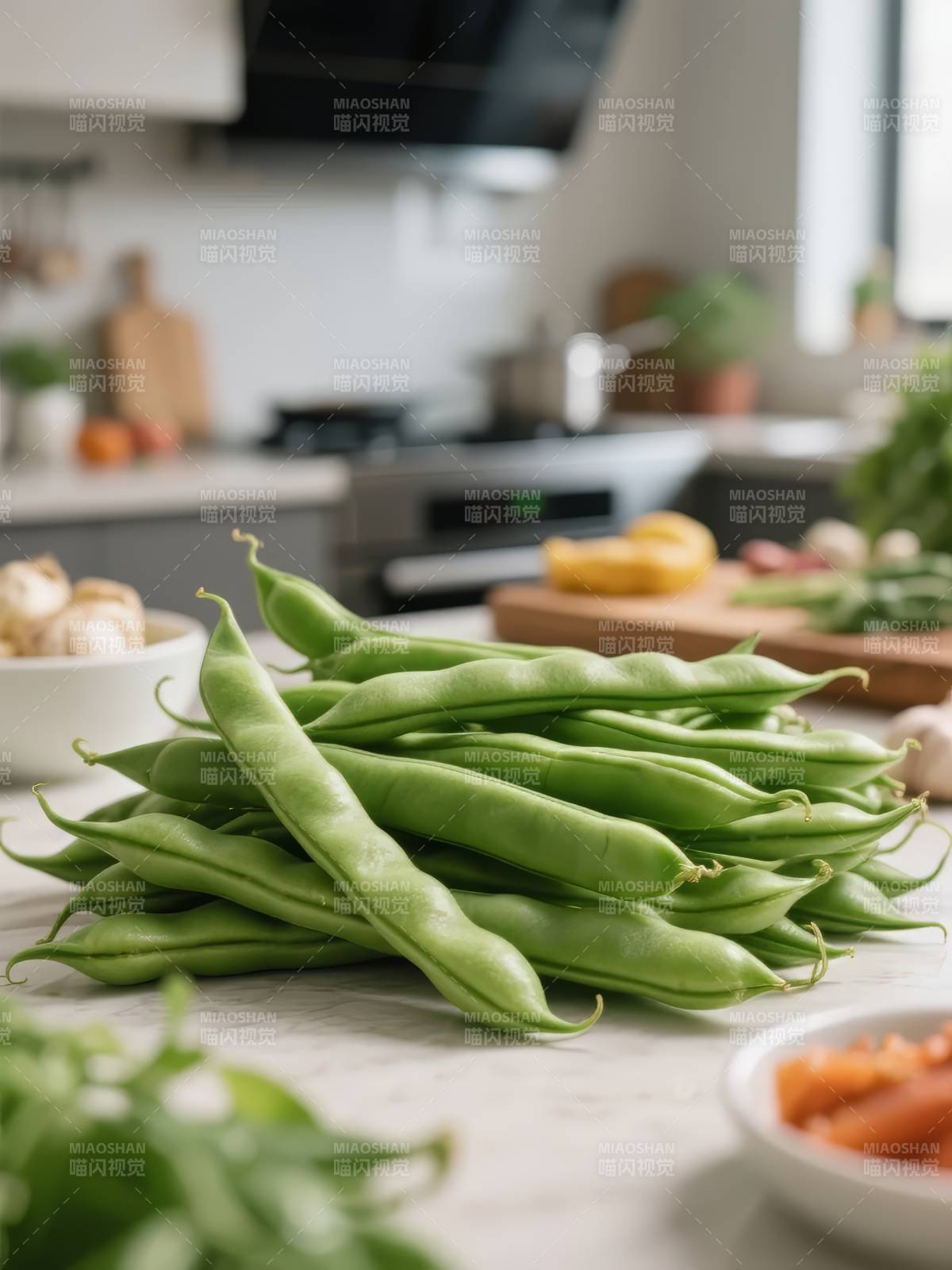 新鲜青豆角待烹图片