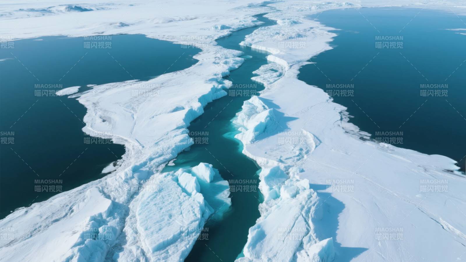 冰川裂隙航拍图片