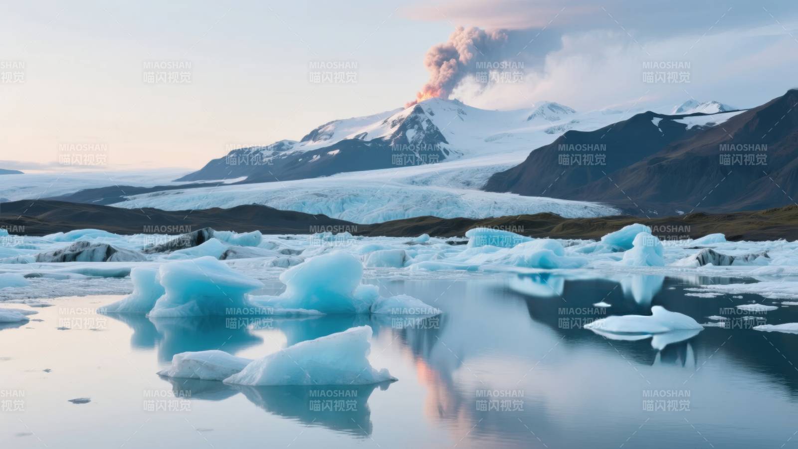 冰川映火山图片