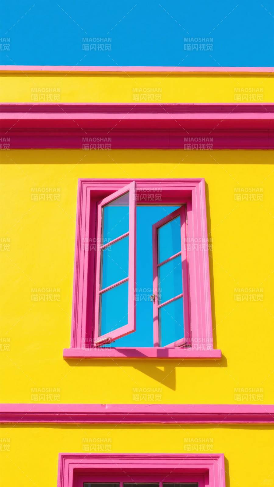 黄墙粉窗映蓝天图片