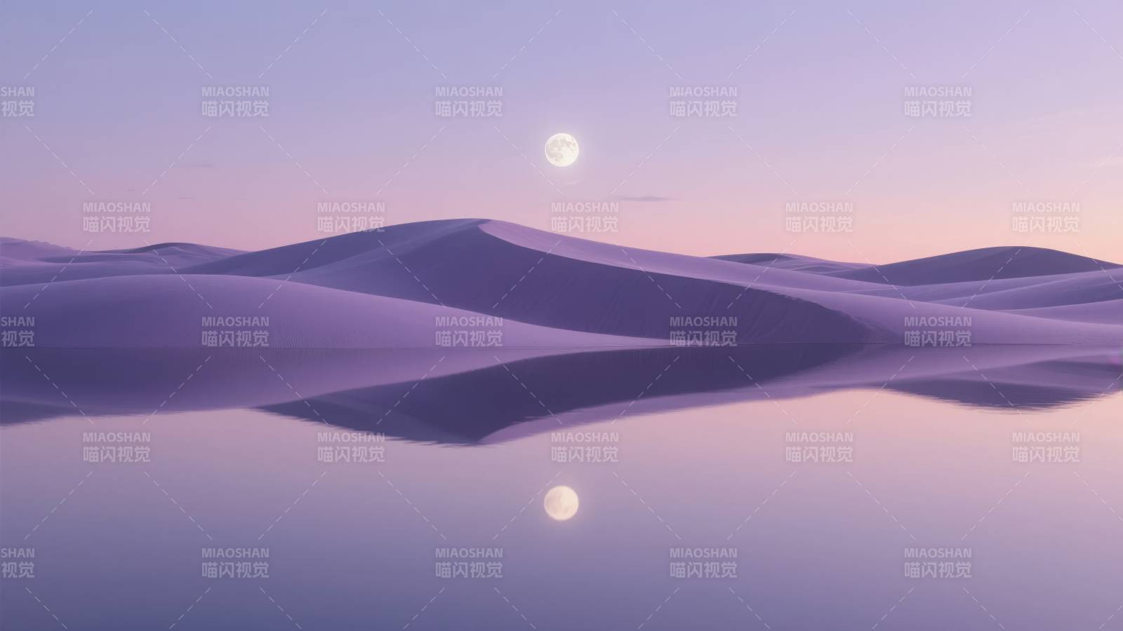 月照沙丘倒影图片