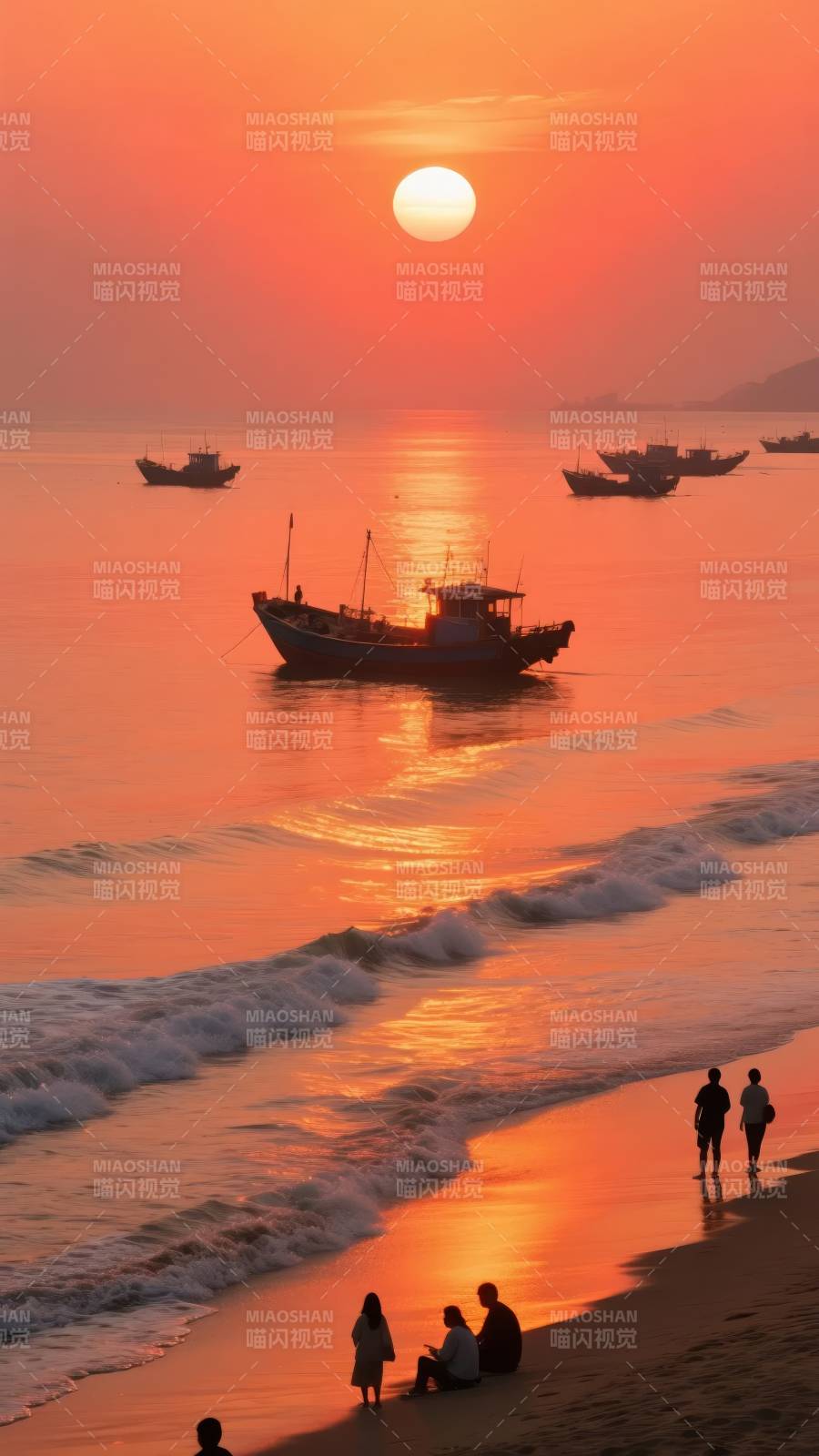 夕阳下的海滩剪影图片