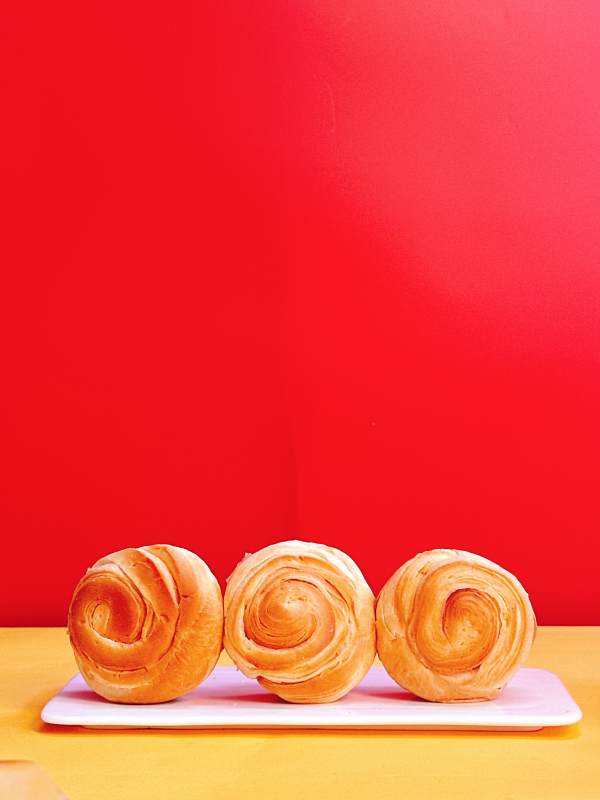 玫瑰面包三连摆图片
