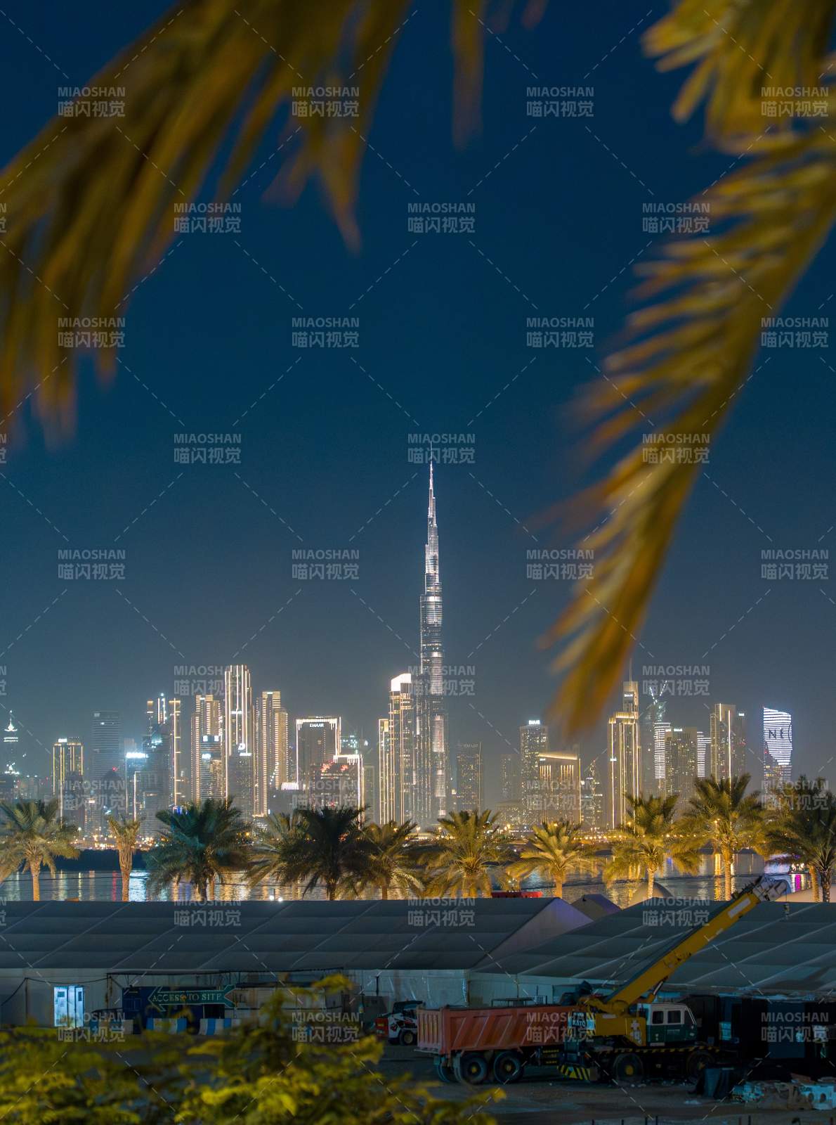 迪拜夜景璀璨图片