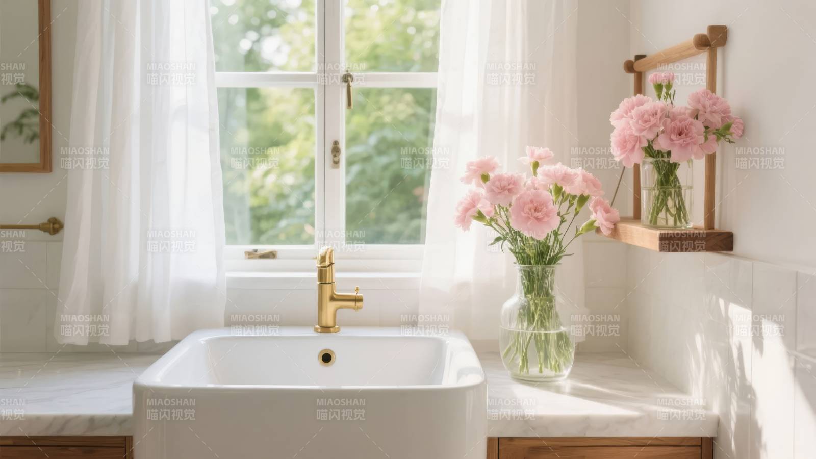 窗边花影洗手间图片