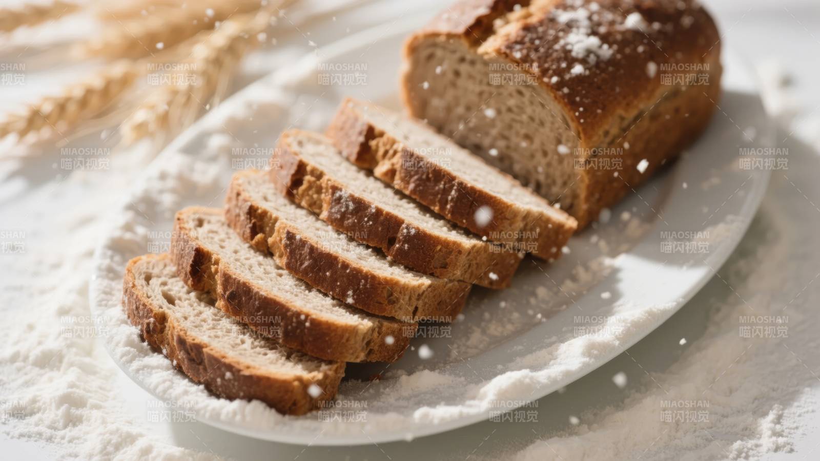 新鲜出炉的面包图片