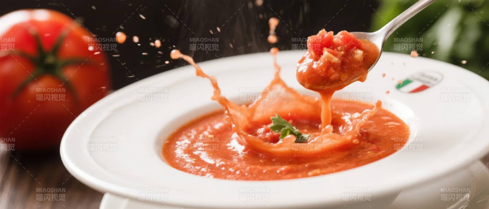 番茄浓汤飞溅瞬间图片