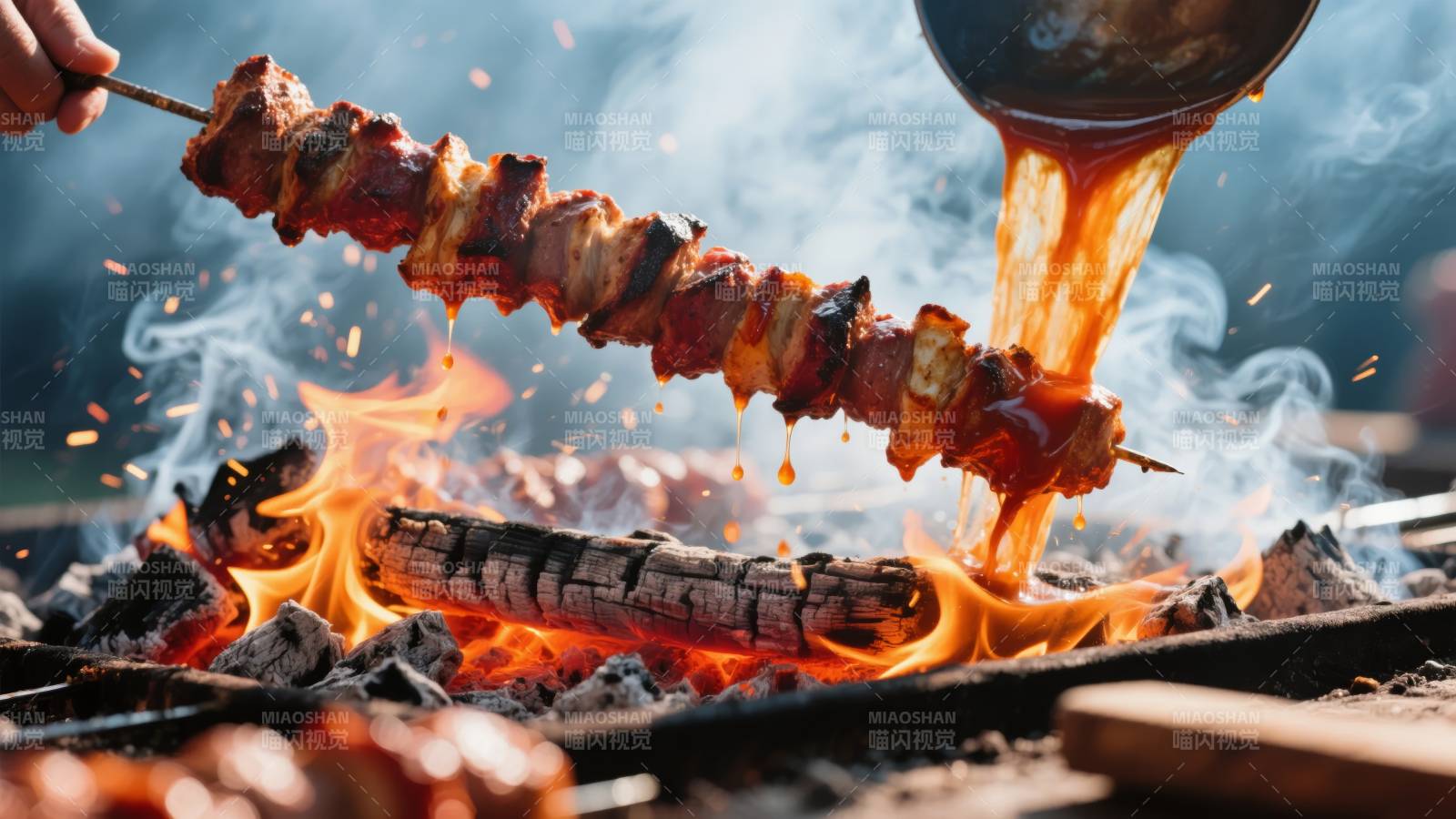 烤肉串火焰翻滚图片